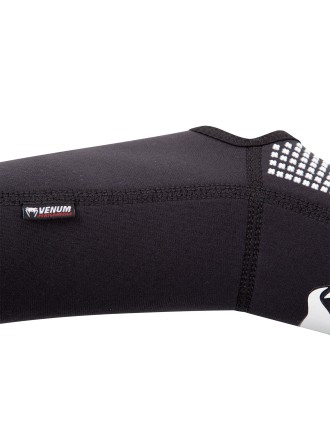 Top Choice Venum Kontact Evo Foot Grips - Black Immediate Availability