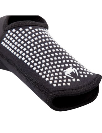 Top Choice Venum Kontact Evo Foot Grips - Black Immediate Availability