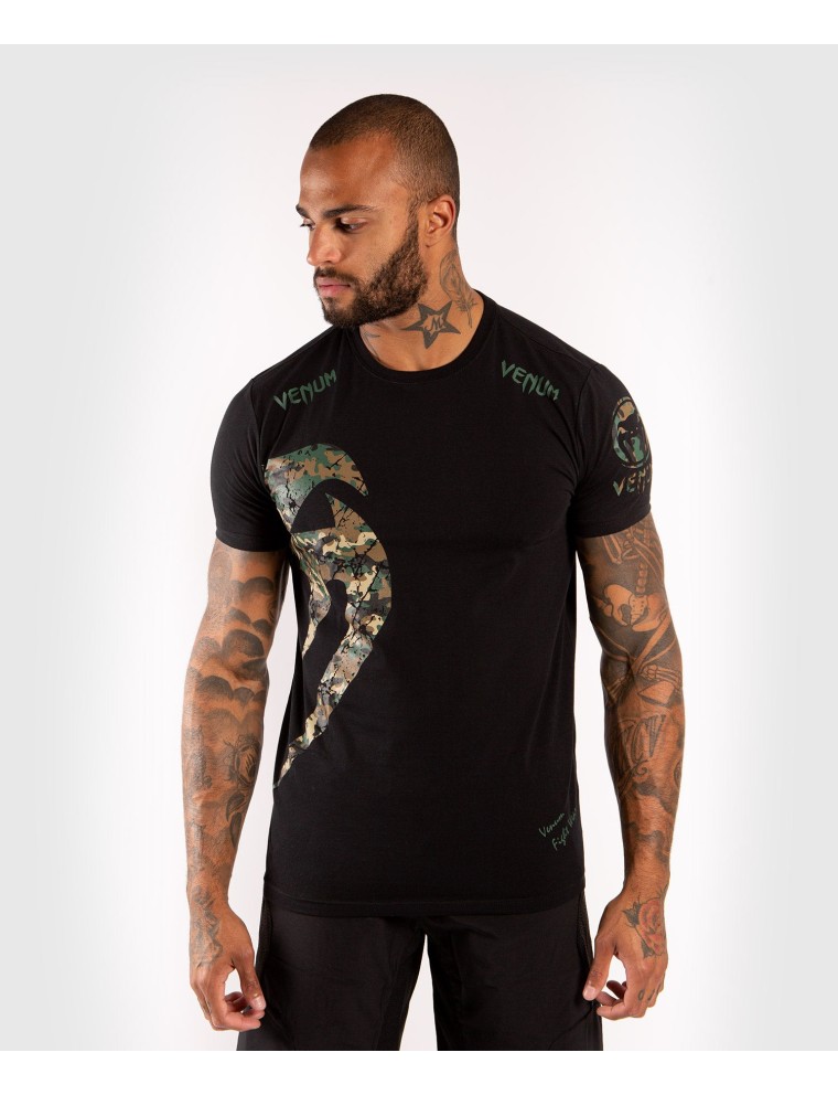 Top Choice Venum Original Giant T-Shirt Available for Immediate Shipping